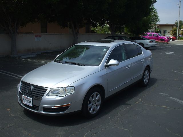 Volkswagen Passat 2006 photo 2