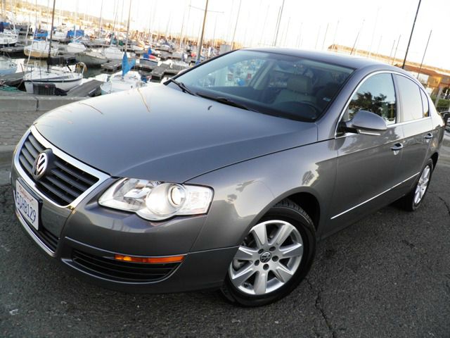 Volkswagen Passat 2006 photo 1