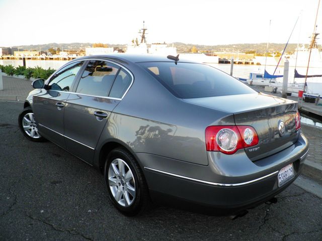 Volkswagen Passat 2006 photo 2