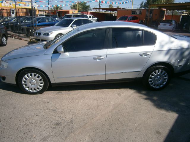Volkswagen Passat 2006 photo 2