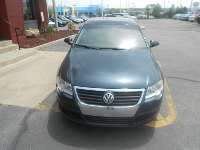 Volkswagen Passat 2006 photo 2
