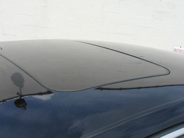 Volkswagen Passat 2003 GMC Savana Sedan