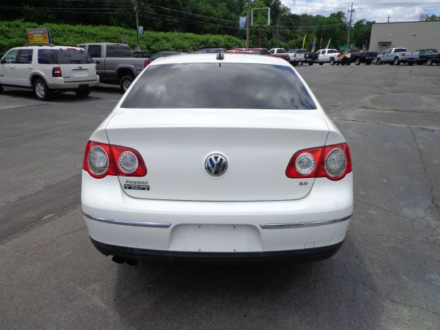 Volkswagen Passat 4dr Sdn GS Plus Sedan