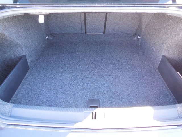 Volkswagen Passat 4DR SDN LE V6 AT Sedan