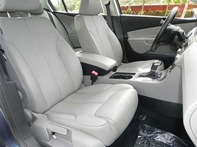 Volkswagen Passat 2006 photo 1