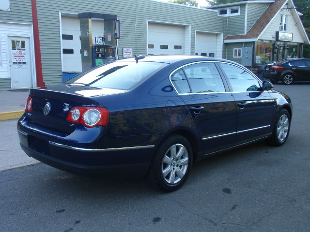 Volkswagen Passat 2006 photo 2