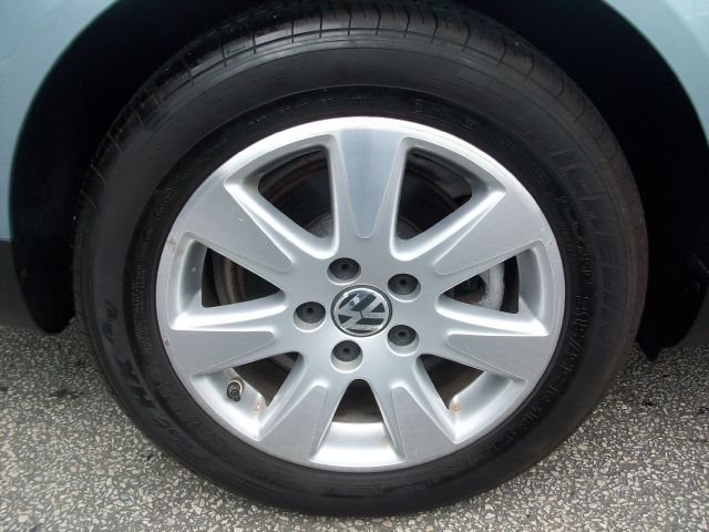 Volkswagen Passat Wagon SE Wagon