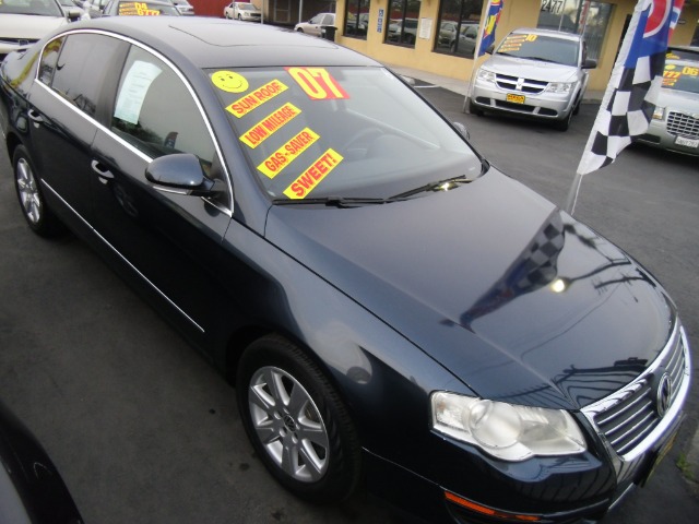 Volkswagen Passat 2007 photo 1