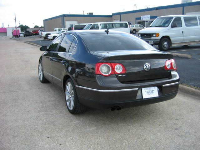 Volkswagen Passat XLT Superduty Turbo Diesel Sedan