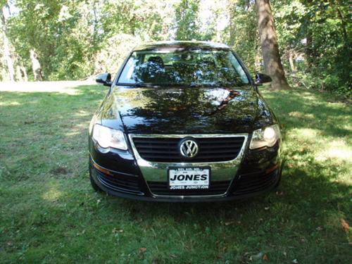 Volkswagen Passat 4DR SDN LE V6 AT Other