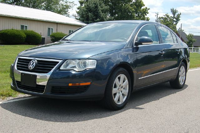 Volkswagen Passat 2008 photo 1