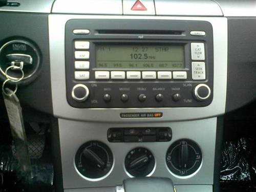 Volkswagen Passat 2008 photo 1