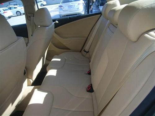 Volkswagen Passat 2008 photo 1