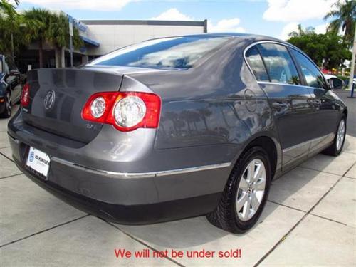 Volkswagen Passat 2008 photo 1
