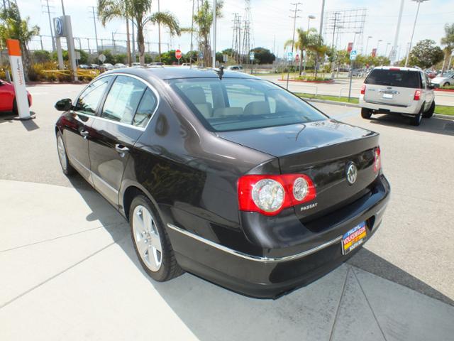 Volkswagen Passat 2008 photo 1