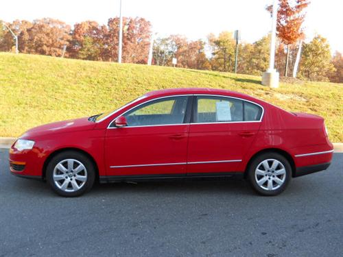 Volkswagen Passat 2008 photo 1