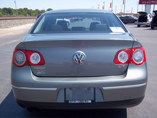 Volkswagen Passat 2008 photo 2