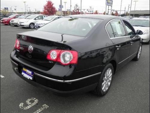 Volkswagen Passat 2008 photo 1