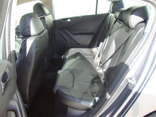 Volkswagen Passat 2008 photo 1