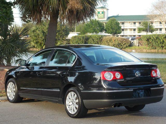 Volkswagen Passat 2008 photo 1