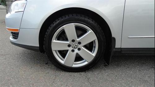 Volkswagen Passat 2008 photo 2