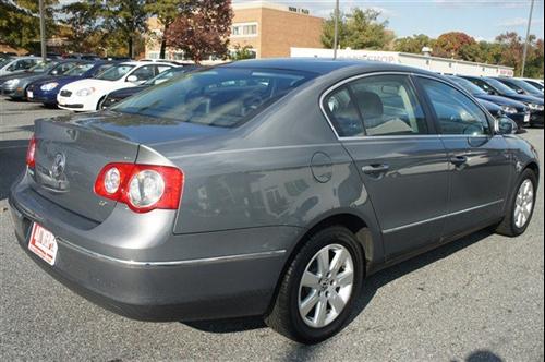 Volkswagen Passat 2008 photo 1