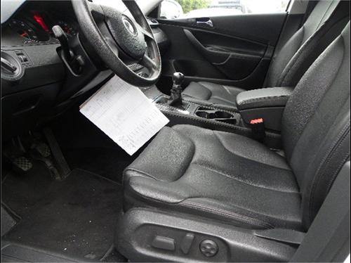 Volkswagen Passat 2008 photo 2