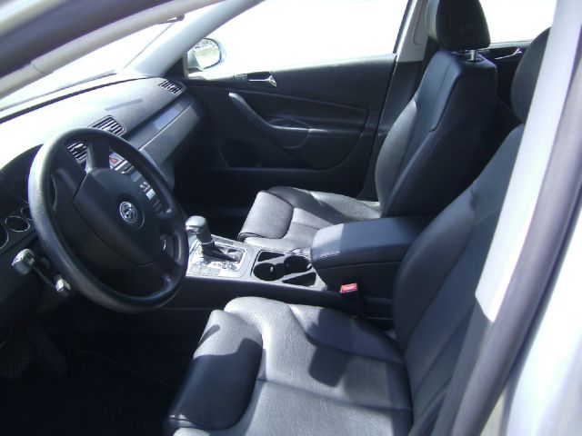 Volkswagen Passat Series 4 Sedan