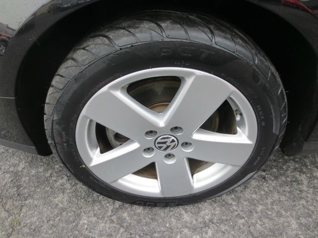 Volkswagen Passat 2009 photo 19