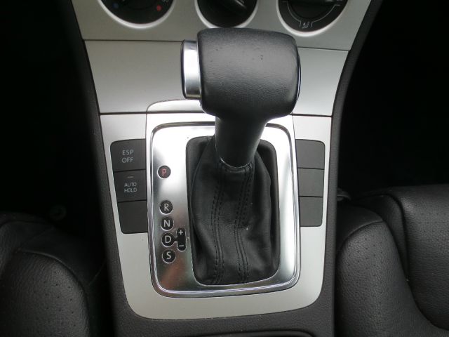 Volkswagen Passat 2009 photo 5