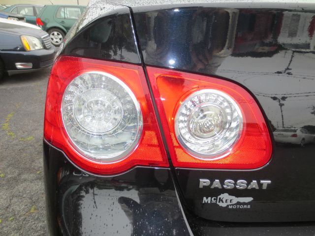 Volkswagen Passat 2009 photo 6