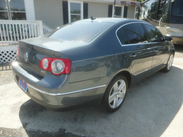 Volkswagen Passat 2009 photo 3