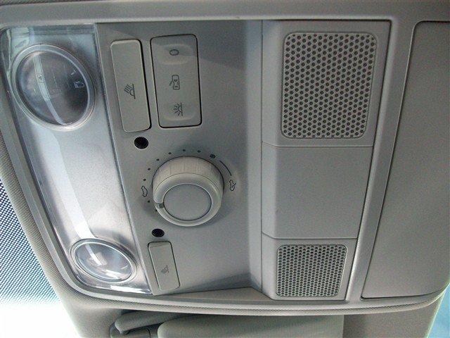 Volkswagen Passat 2009 photo 1