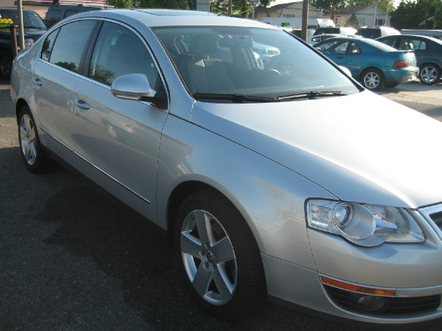 Volkswagen Passat 2009 photo 15