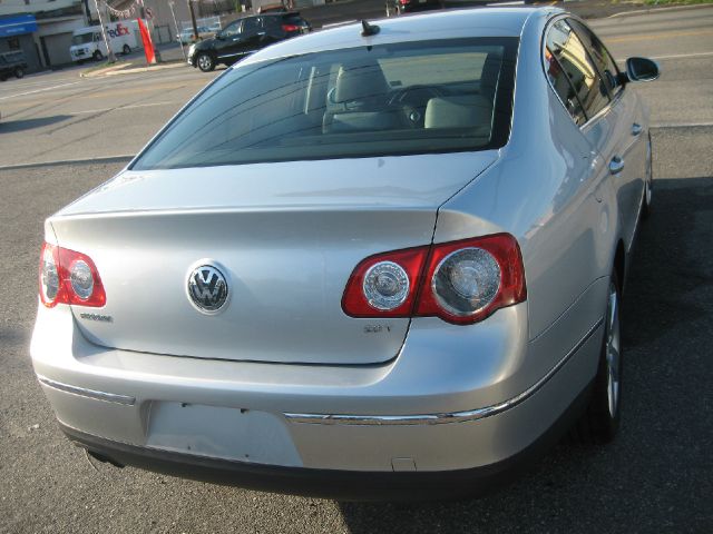 Volkswagen Passat 2009 photo 6