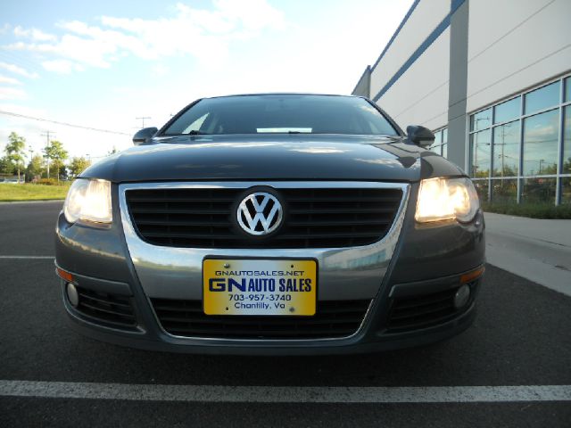 Volkswagen Passat 2009 photo 1