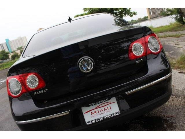 Volkswagen Passat 2009 photo 1