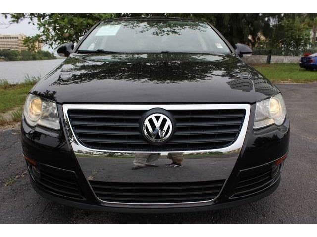 Volkswagen Passat 2009 photo 16