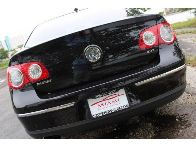 Volkswagen Passat 2009 photo 18