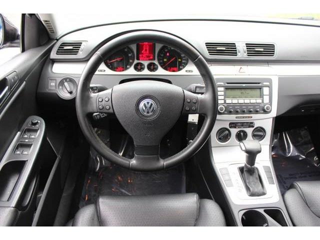 Volkswagen Passat 2009 photo 20