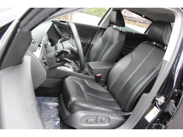 Volkswagen Passat 2009 photo 26