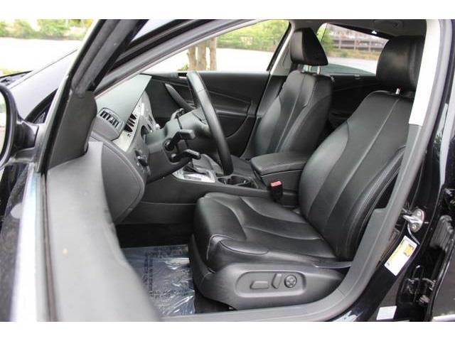 Volkswagen Passat 2009 photo 3