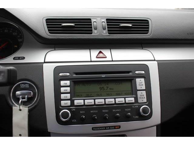 Volkswagen Passat 2009 photo 9