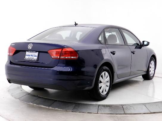 Volkswagen Passat 2012 photo 0