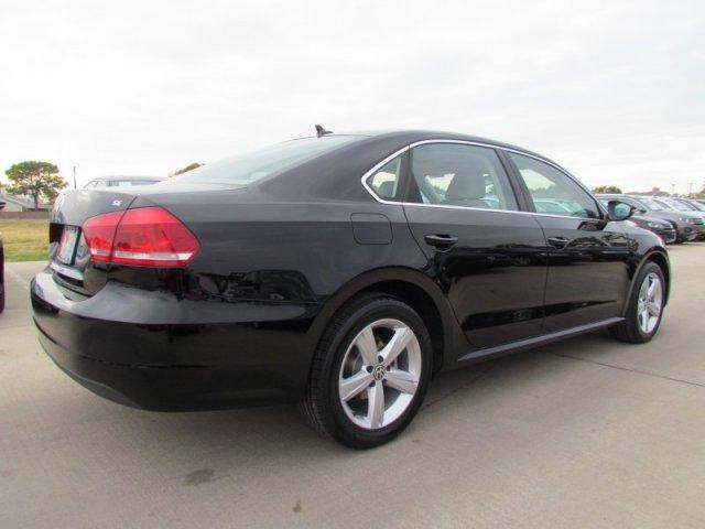 Volkswagen Passat 2012 photo 1