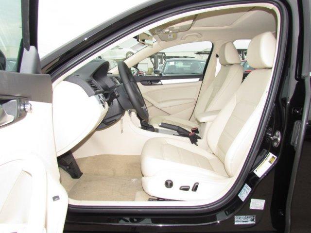 Volkswagen Passat 2012 photo 2