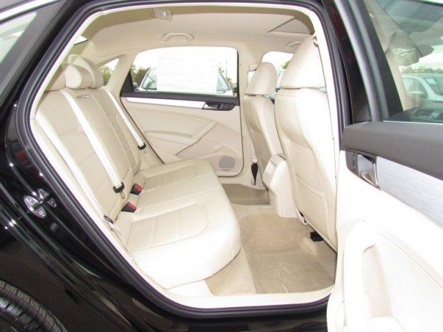 Volkswagen Passat 2012 photo 3