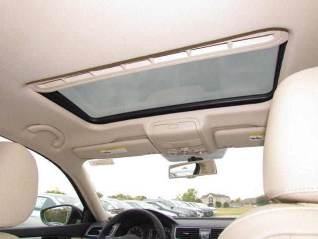 Volkswagen Passat 2012 photo 5