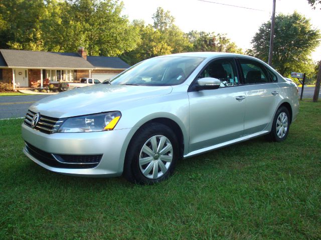 Volkswagen Passat 2012 photo 3