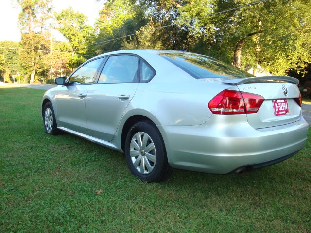 Volkswagen Passat 2012 photo 4